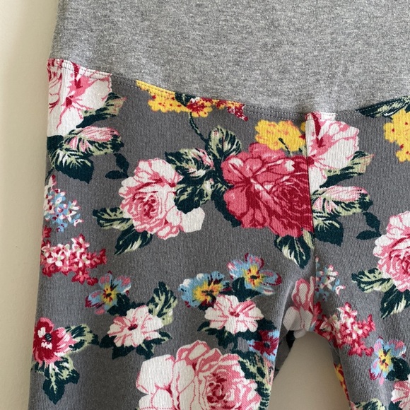 ⭐️HP⭐️ RUIOU Floral Maternity Leggings - Picture 10 of 13